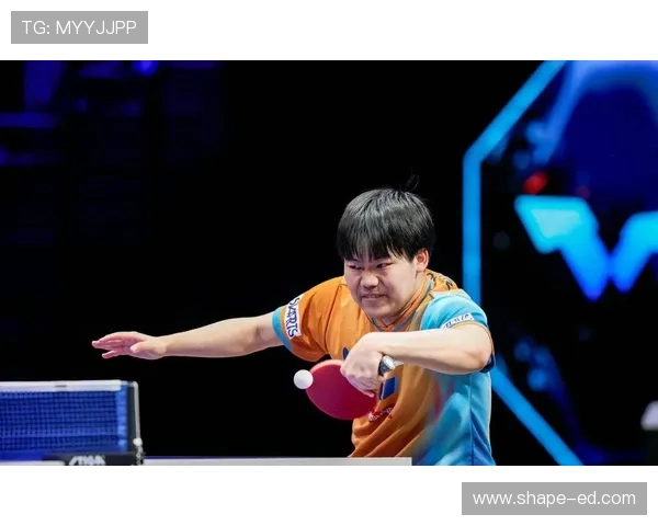 王楚钦晒国乒合影:中国红最耀眼 松岛辉空表情引关注 王楚钦晒国乒合影:中国红最耀眼 松岛辉空表情引关注